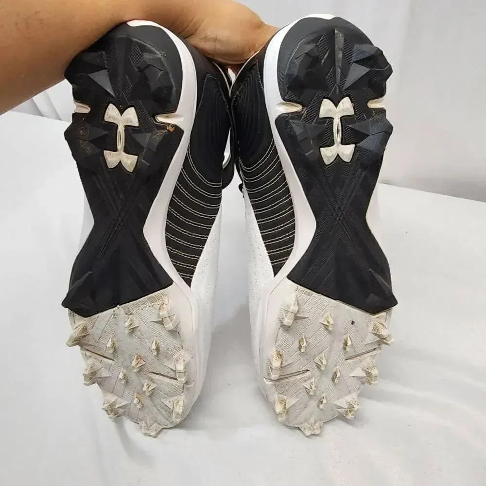 Under Armour Men's 11.5 Harper 4 Mid Rm Baseball Shoe white and black Cleats